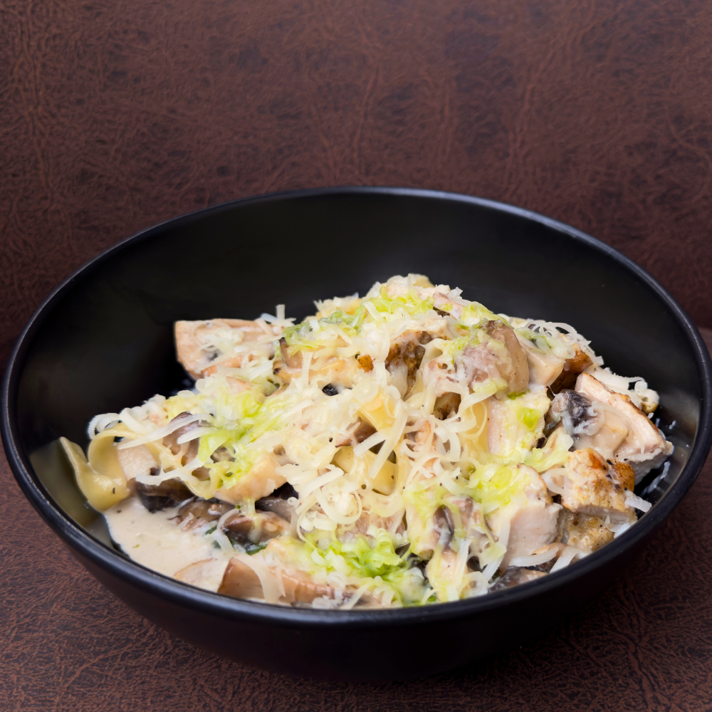 Pasta with Chicken and Mushrooms (Паста с курицей и грибами)