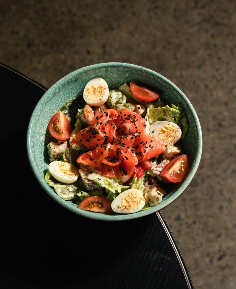 Салат Цезар з лососем