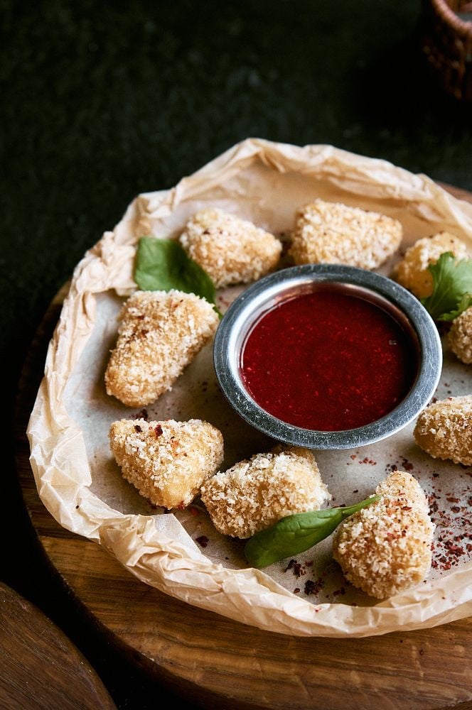 Брі з малиновим кюлі