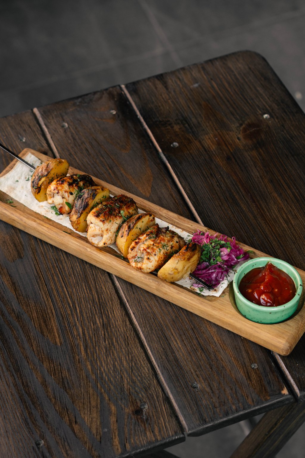 Курячі рулетики з беконом та картоплею 