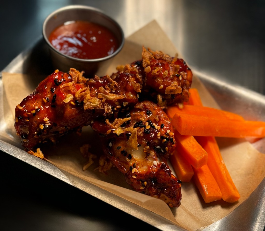 Крильця Buffalo в соусі BBQ з насінням, 250/50