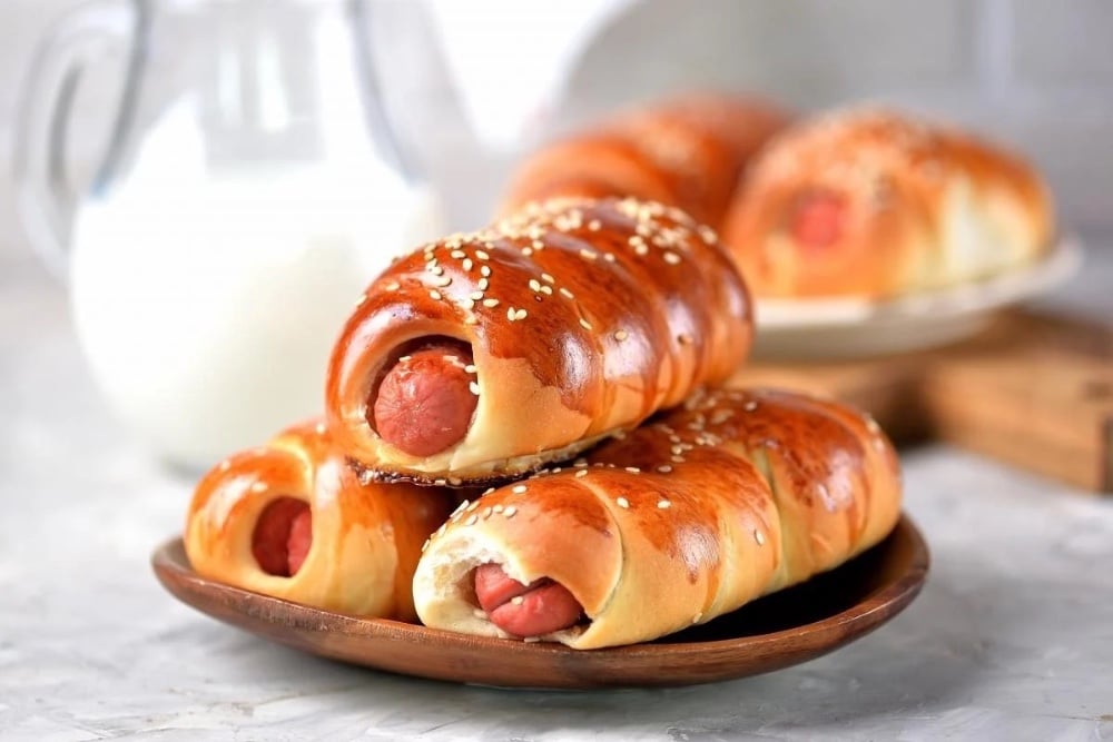 Сосиска в здобному тісті