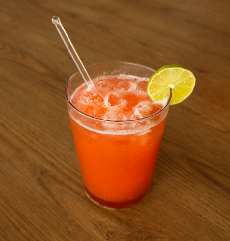 Limonada de frutos rojos
