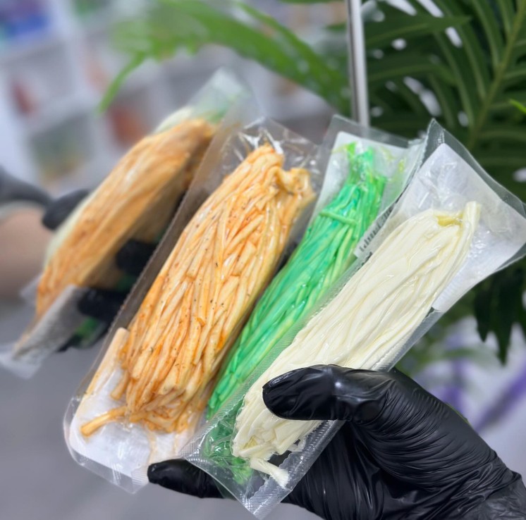 Сирна соломка зі смаком в асортименті