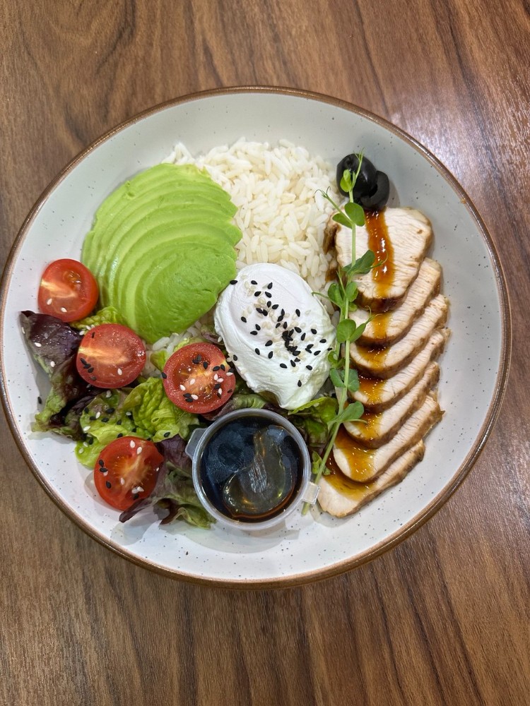 Боул з індичкою теріякі