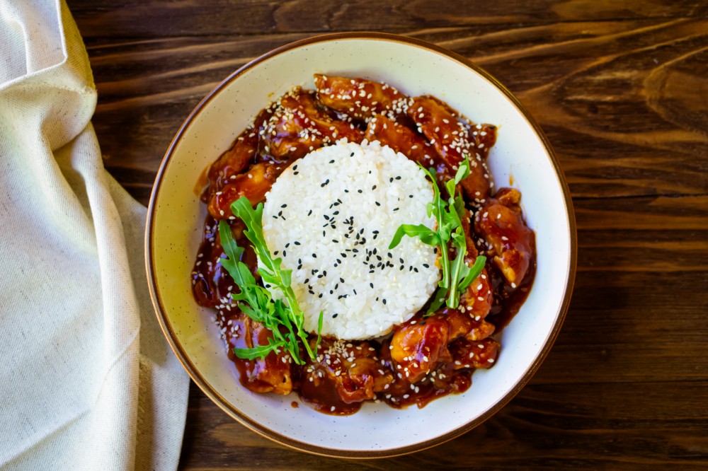Курка в кисло-солодкому соусі з рисом
