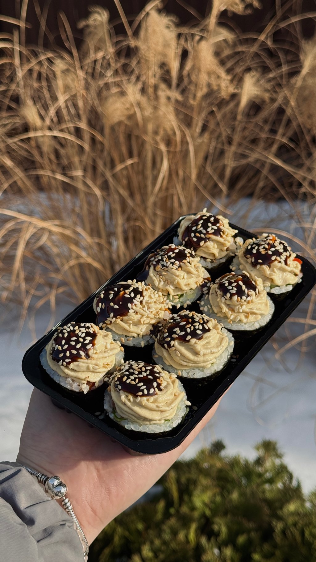 Вега з хумусом