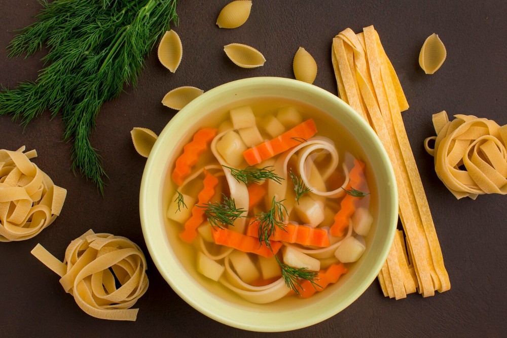 Курячий бульйон з овочами