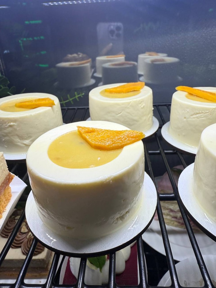 Муссовий десерт манго