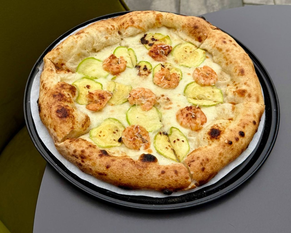 Піца з креветкою