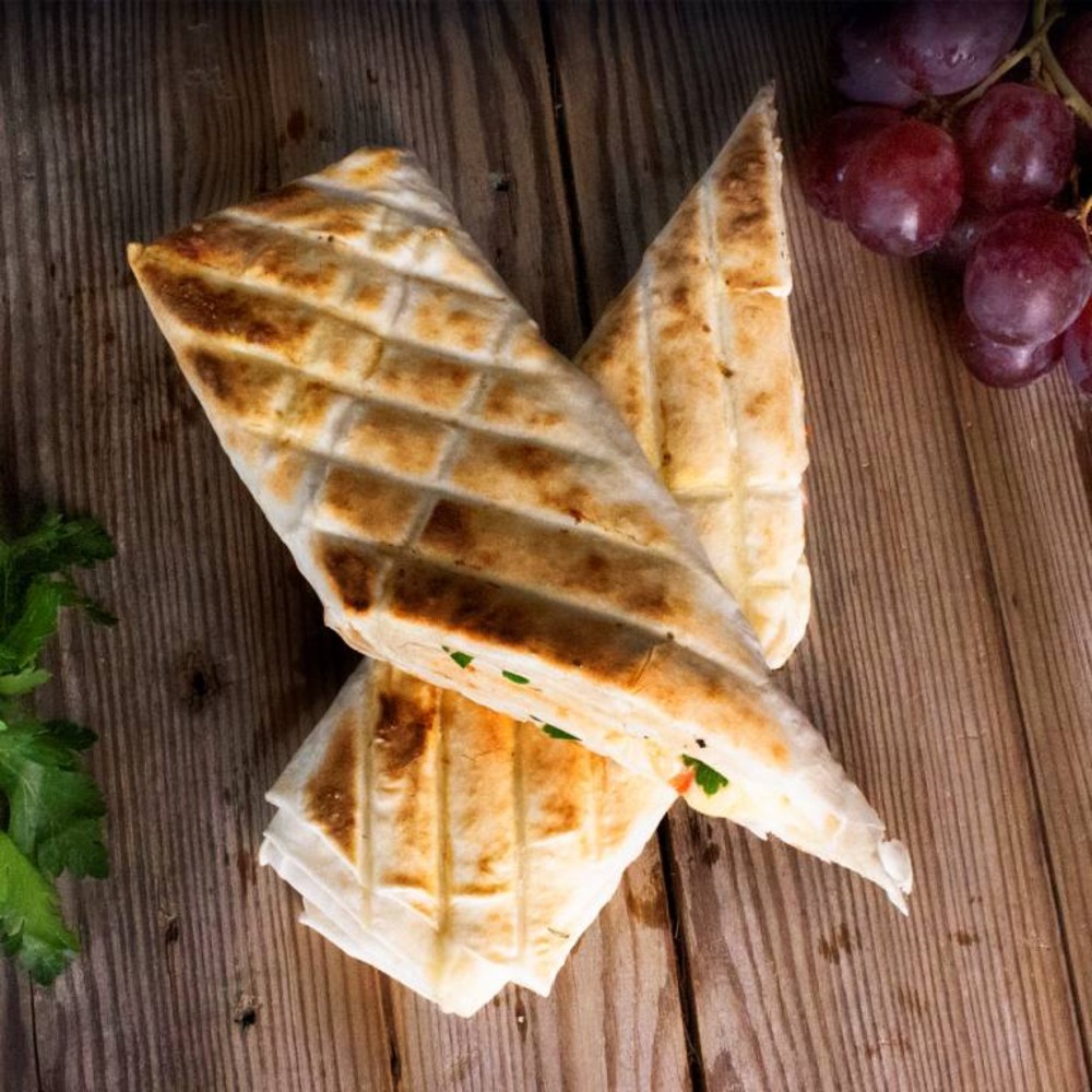 Сулугуні в лаваші  350г