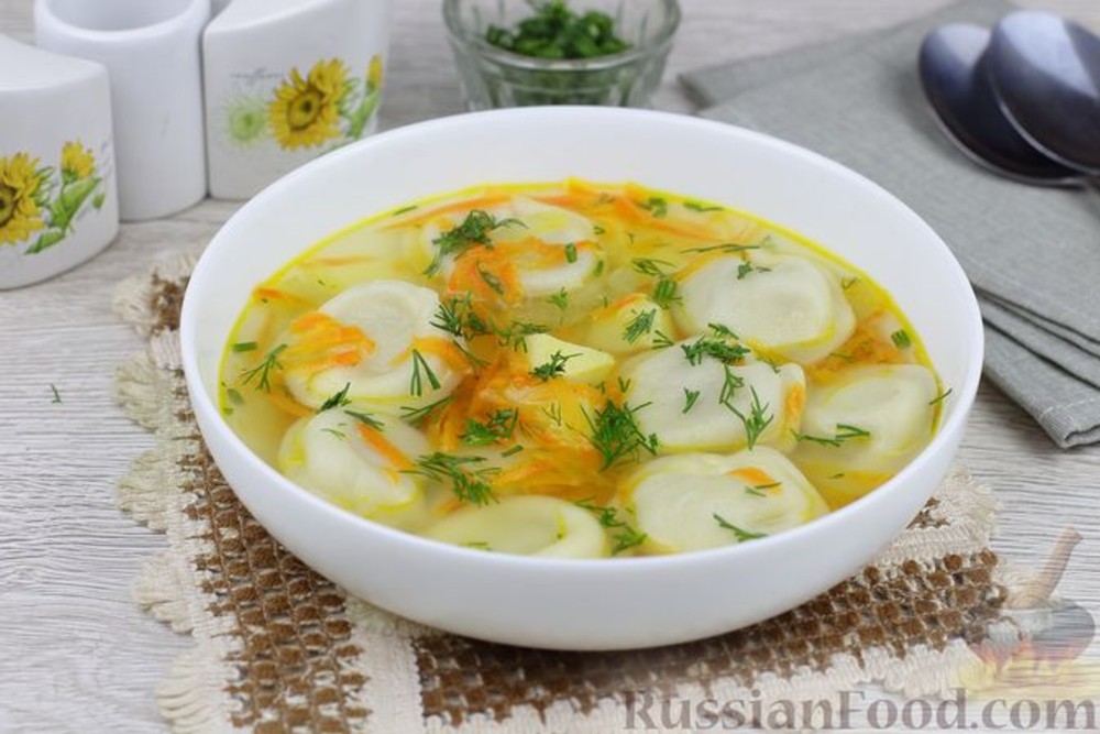 Пельмени с бульоном