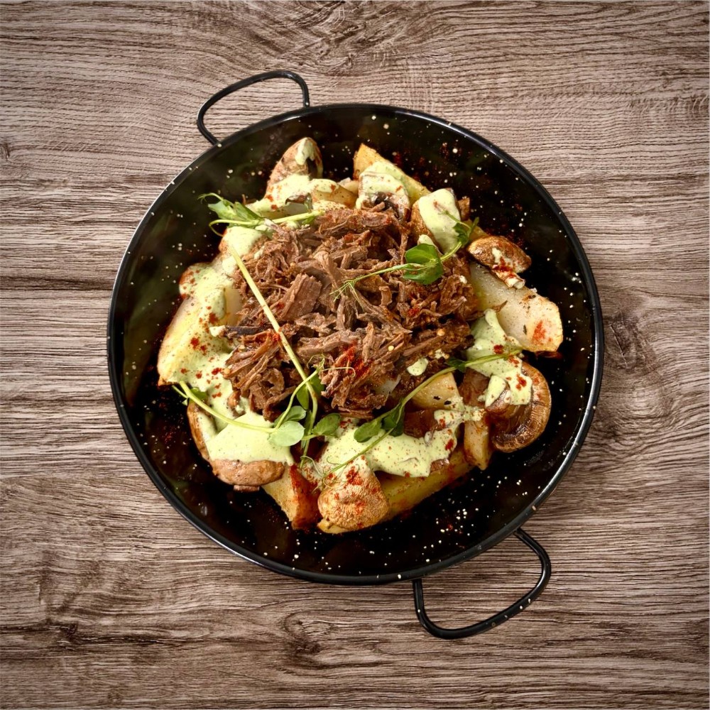 Сковорідка з рваною яловичиною та картоплею 450г