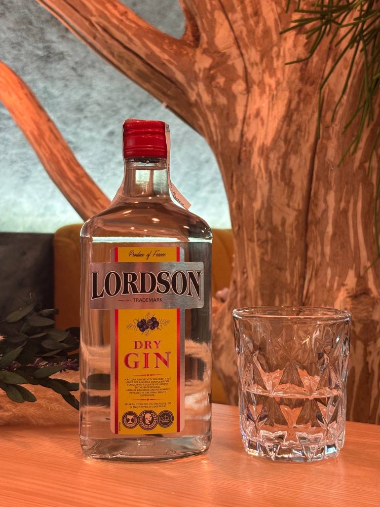 Джин Lordson розлил