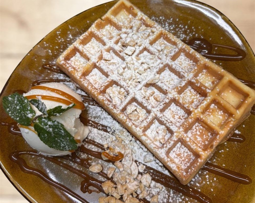 Солодка гофра з морозивом та горішками 170г