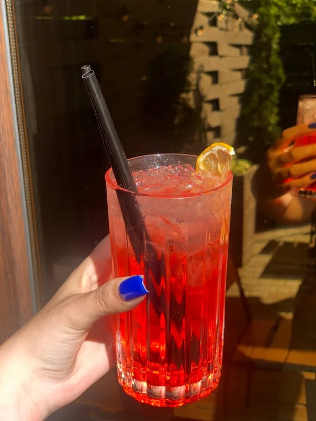 Коктейль "Pink Gin Spritz"