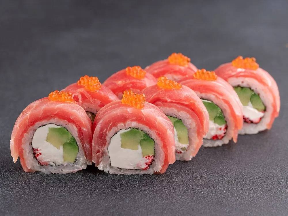 Рол Філадельфія з Тунцем, авокадо та ікрою