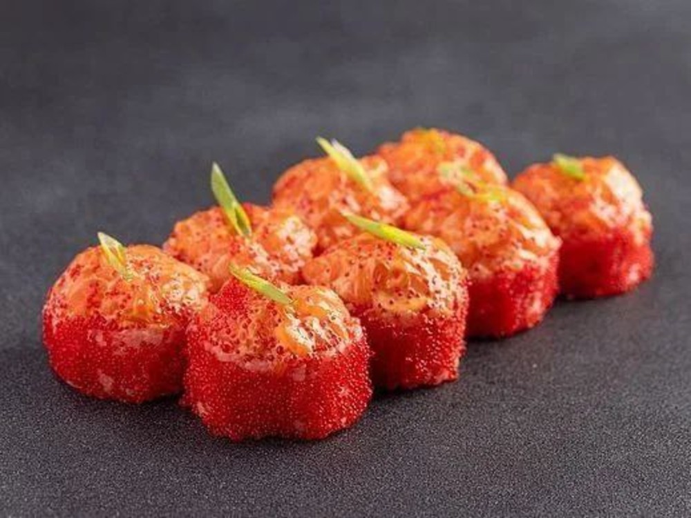 Фелікс з Лососем та Креветкою в ікрі