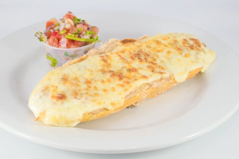 Molletes salado 1 pza