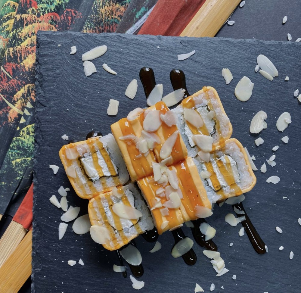 Сакура з грушею 