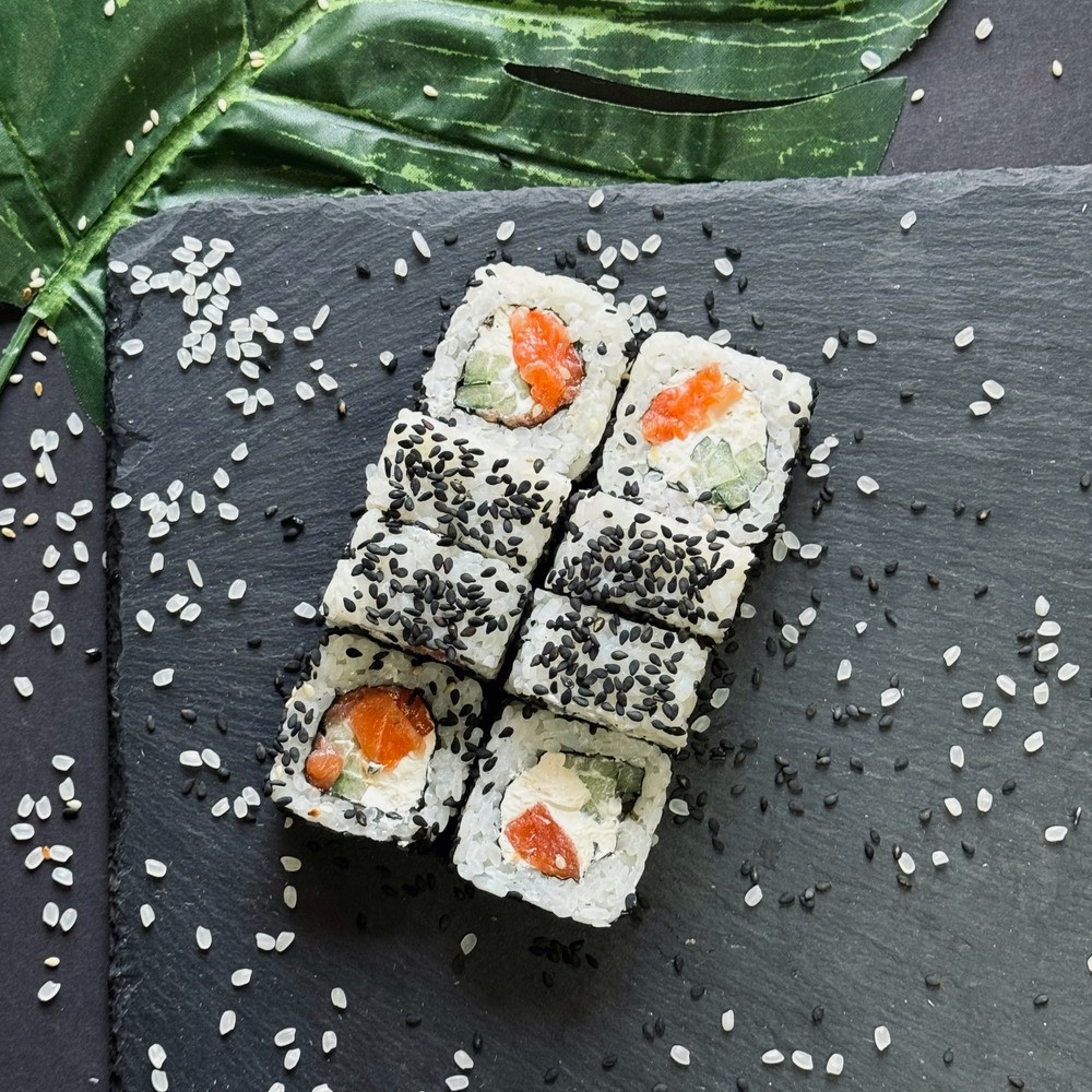 Аляска  в чорному кунжуті 