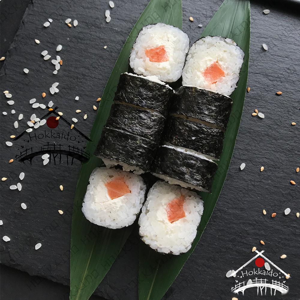 Футомакі з лососем