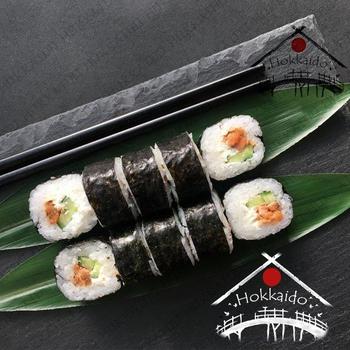 Футомакі зі смаженим лососем