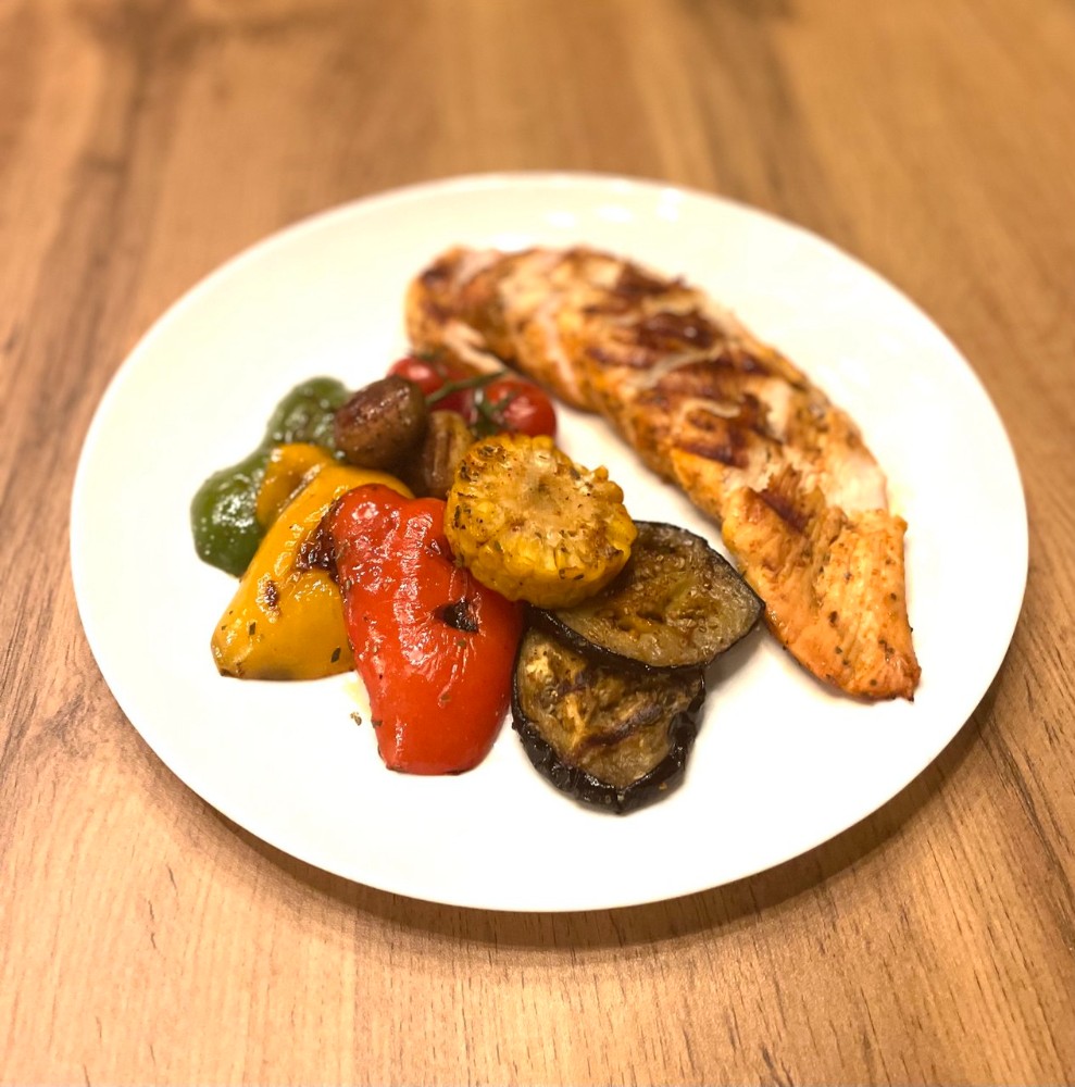 Куриный стейк с овощами