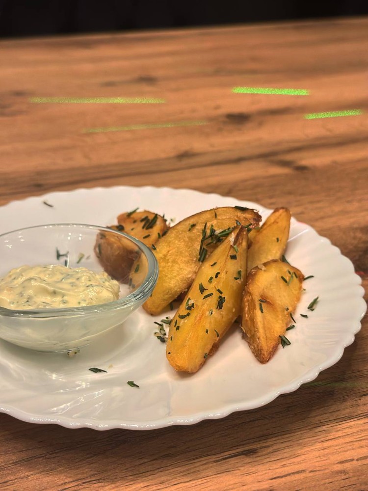 Картофель с розмарином(соус отдельно)