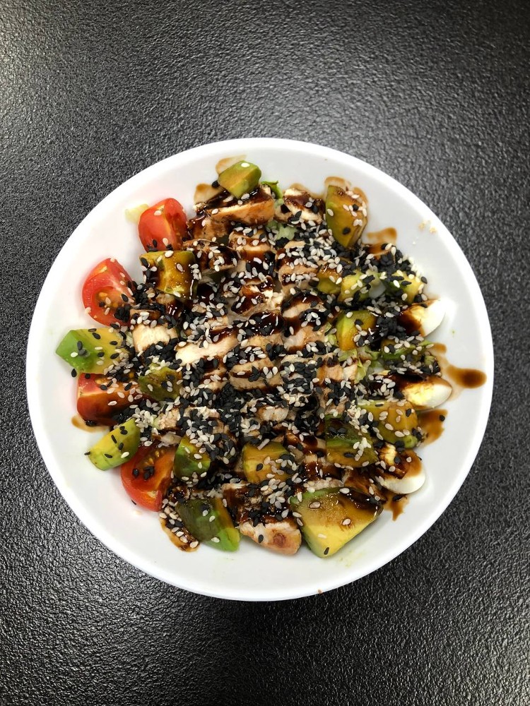 Салат з куркою та авакодо "Spice"