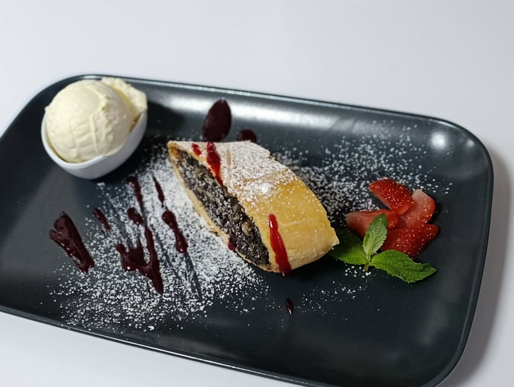 Штрудель з маком 100 гр