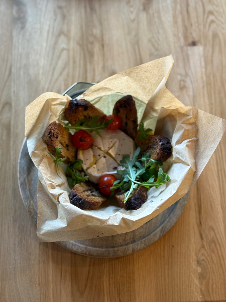 Запечений камамбер 220 г