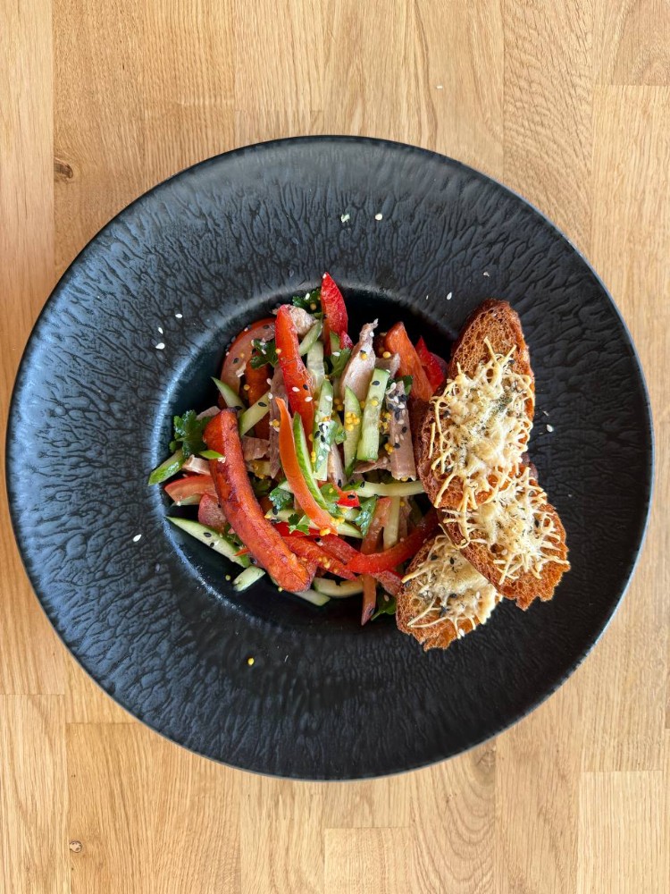 Яскравий аккорд салат 270 г