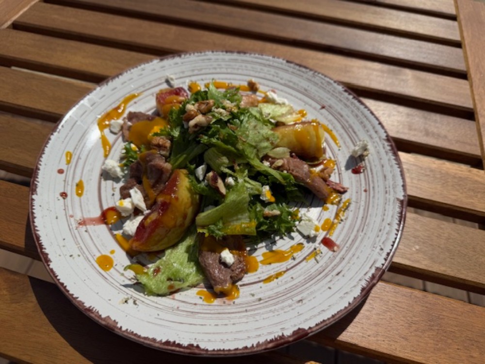 Салат з качиною грудкою 235 г