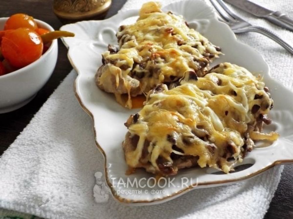 Куряче філе з грибами