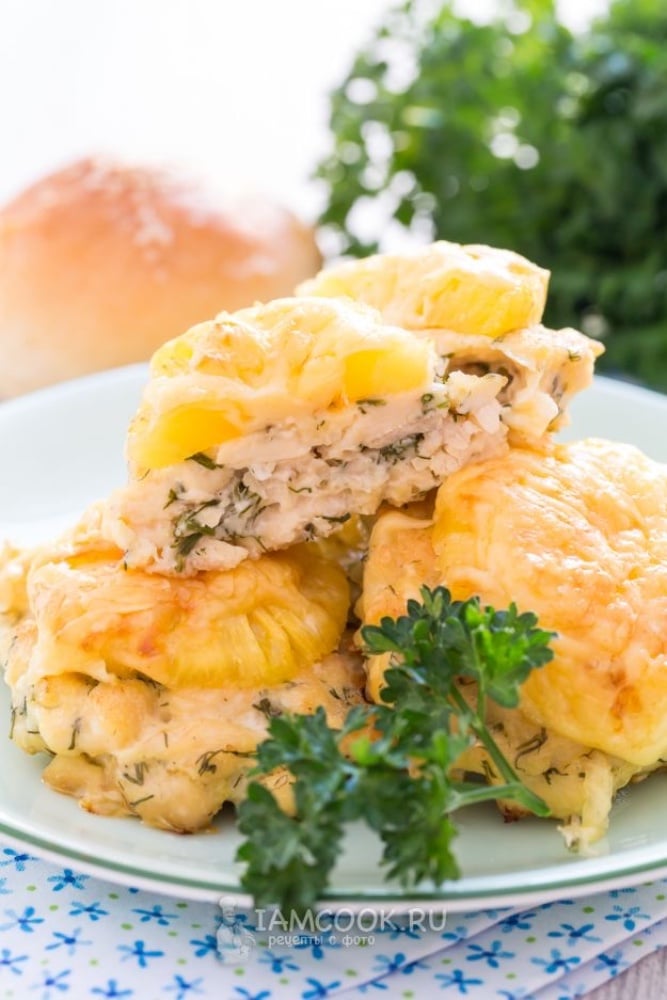 Куряче філе з ананасом