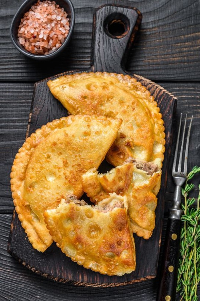 Чебурек з мясом та сиром 100гр.