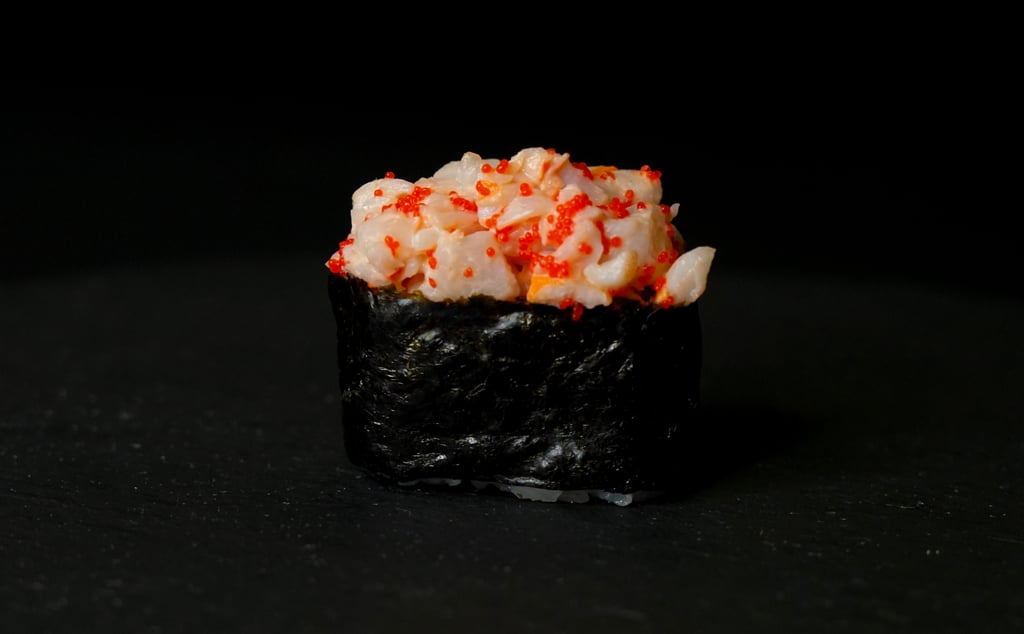 Гункан з тигровою креветкою 