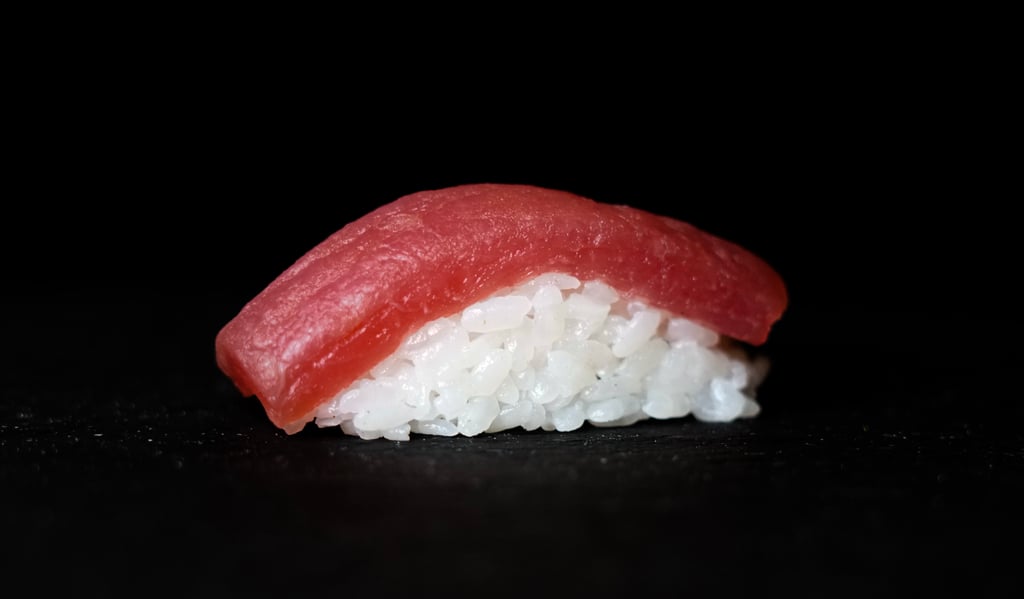 Суші з тунцем