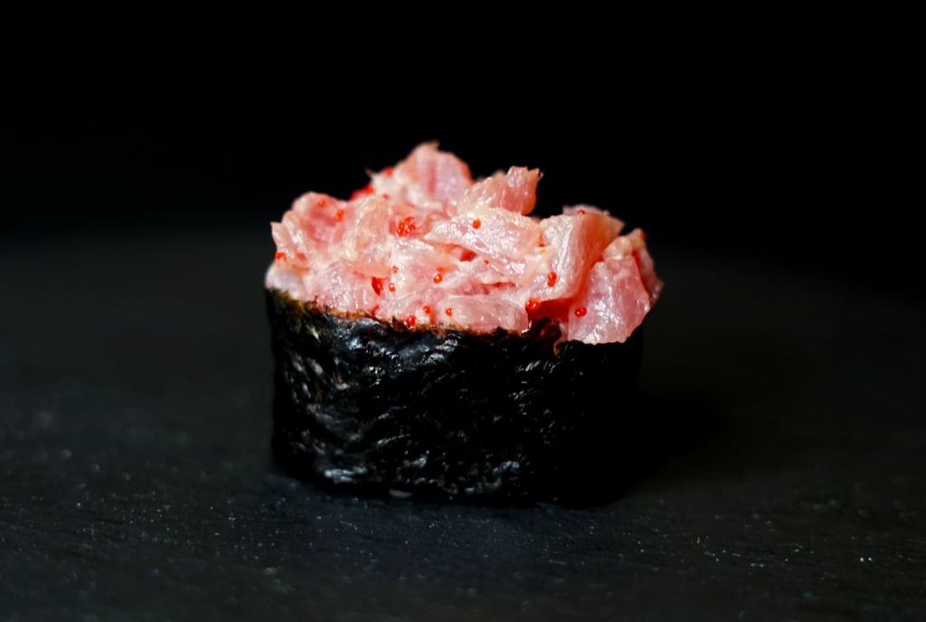 Гункан с тунцем 