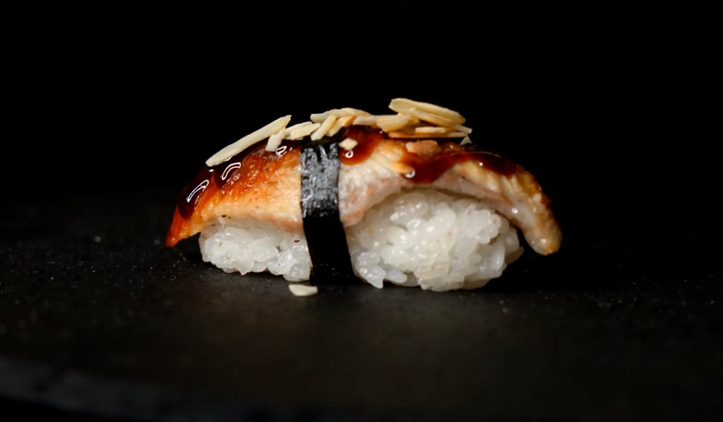 Суші з вугрем