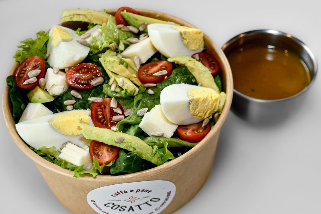 Ensalada Proteica de Huevo y Aguacate