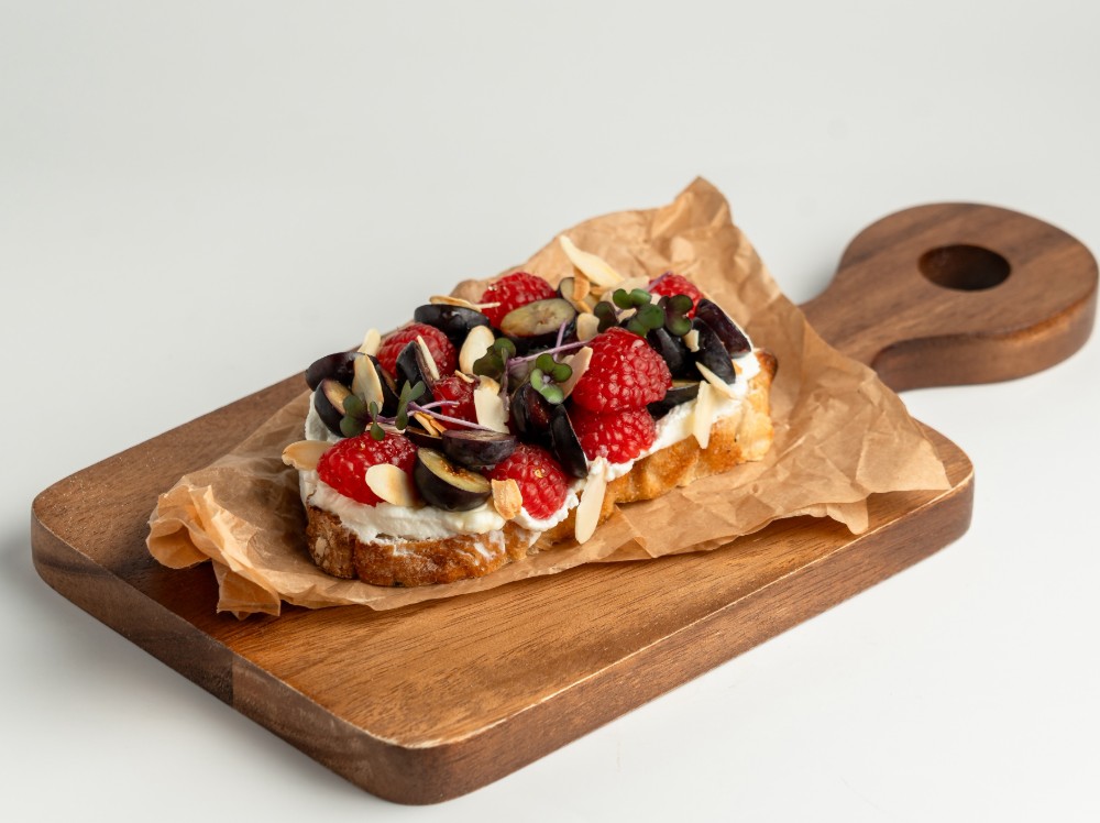 Toast Ricotta e Frutti