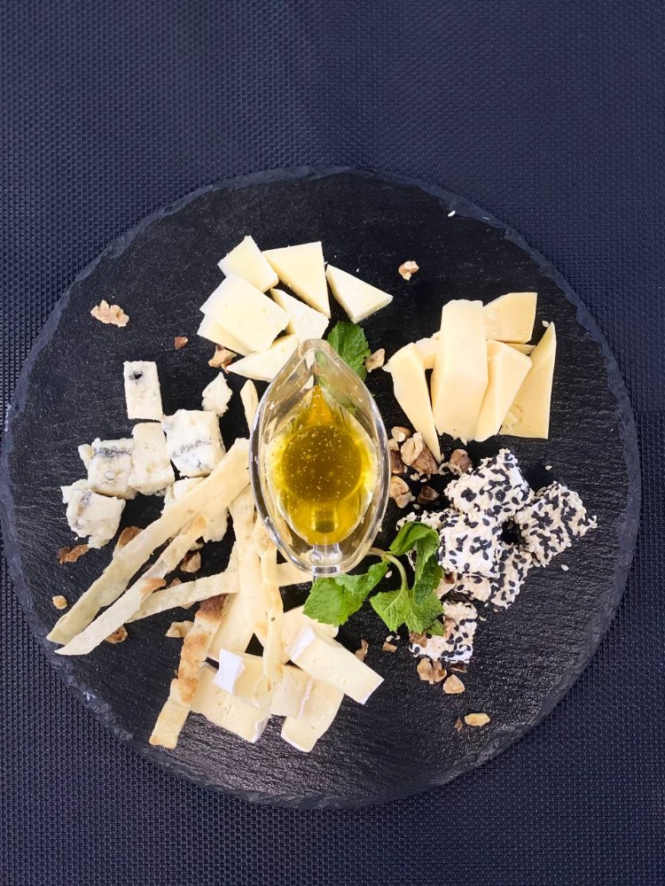 Сирне асорті