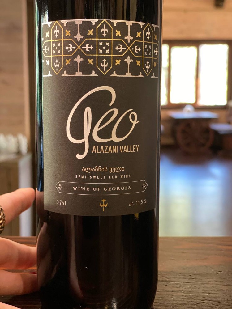 Вино Geo Alazani Valley червоне напівсолодке Грузія