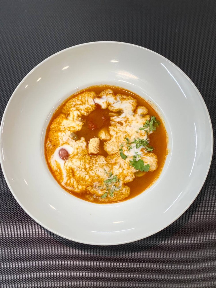 Том ям з куркою