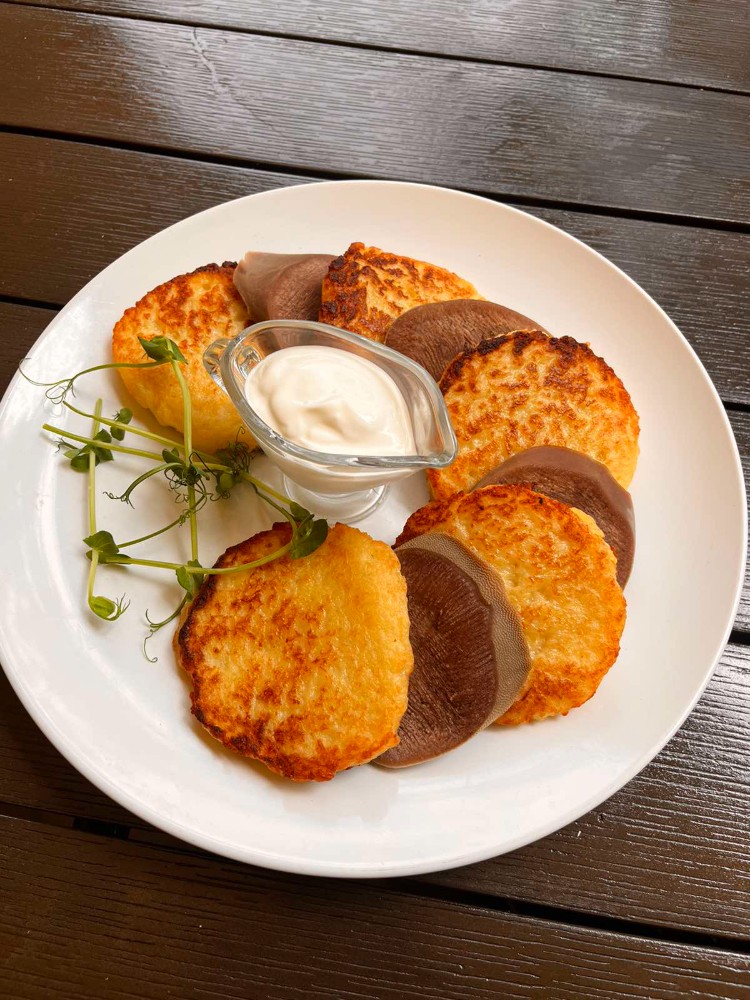 Деруни з яловичим язиком