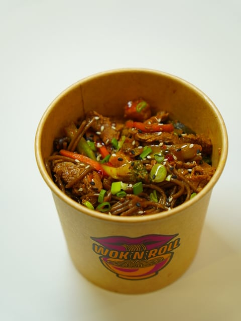 Локшина соба з яловичиною 320гр 