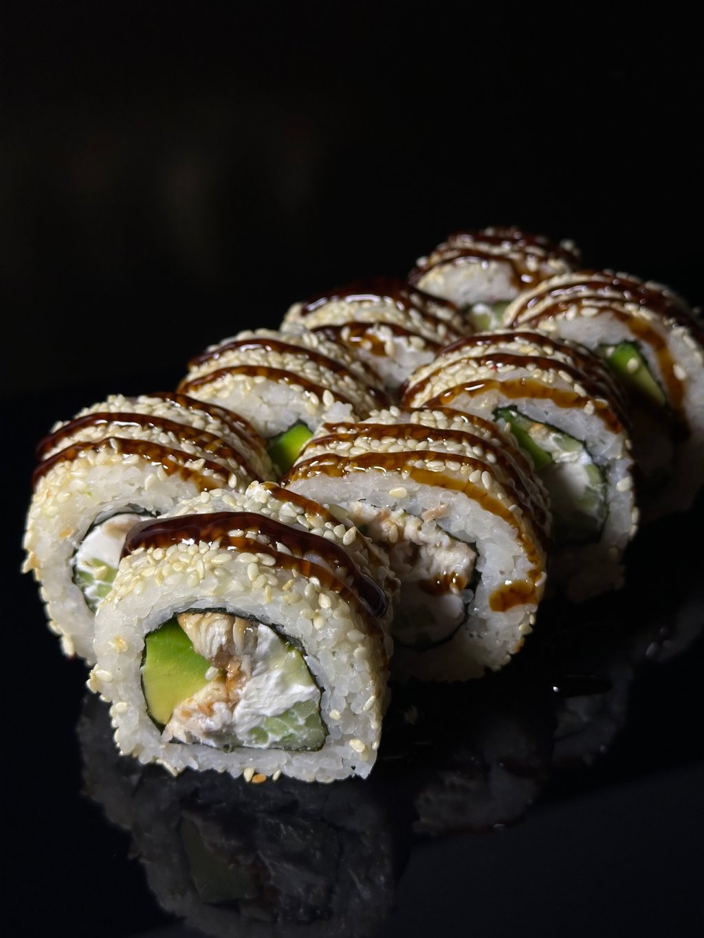 Каліфорнія з вугрем в кунжуті