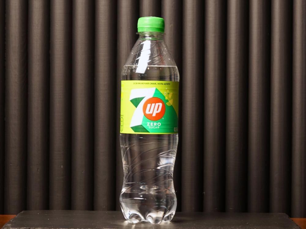 Напій "7 UP" 0.5л.